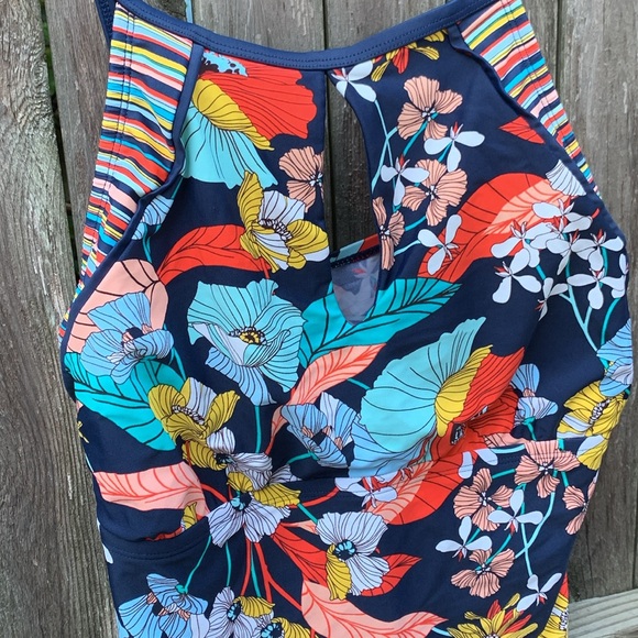 Ellen Tracy size 14 tankini top. - Picture 2 of 4